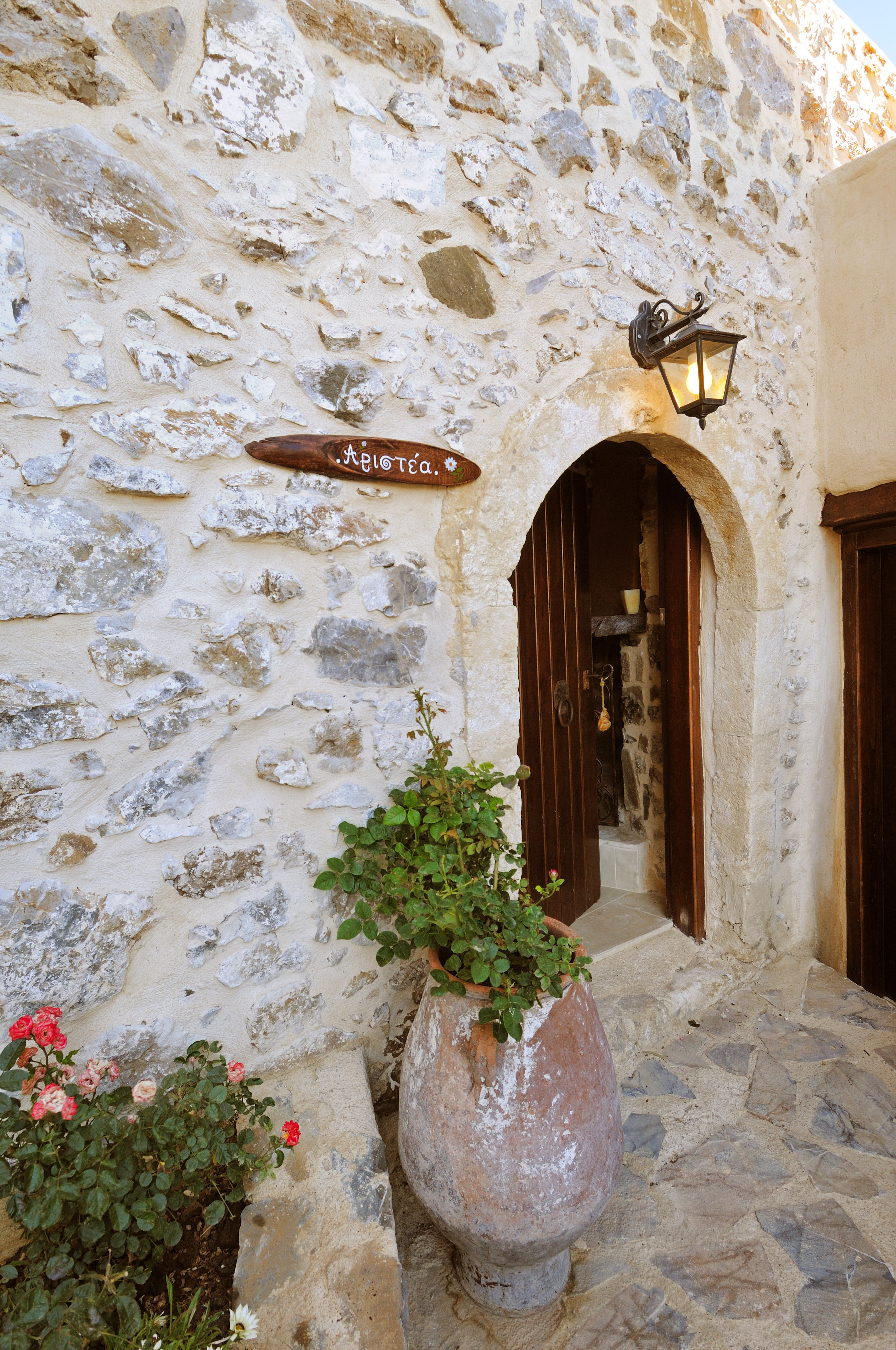 Maison de deux pièces avec une chambre à coucher
