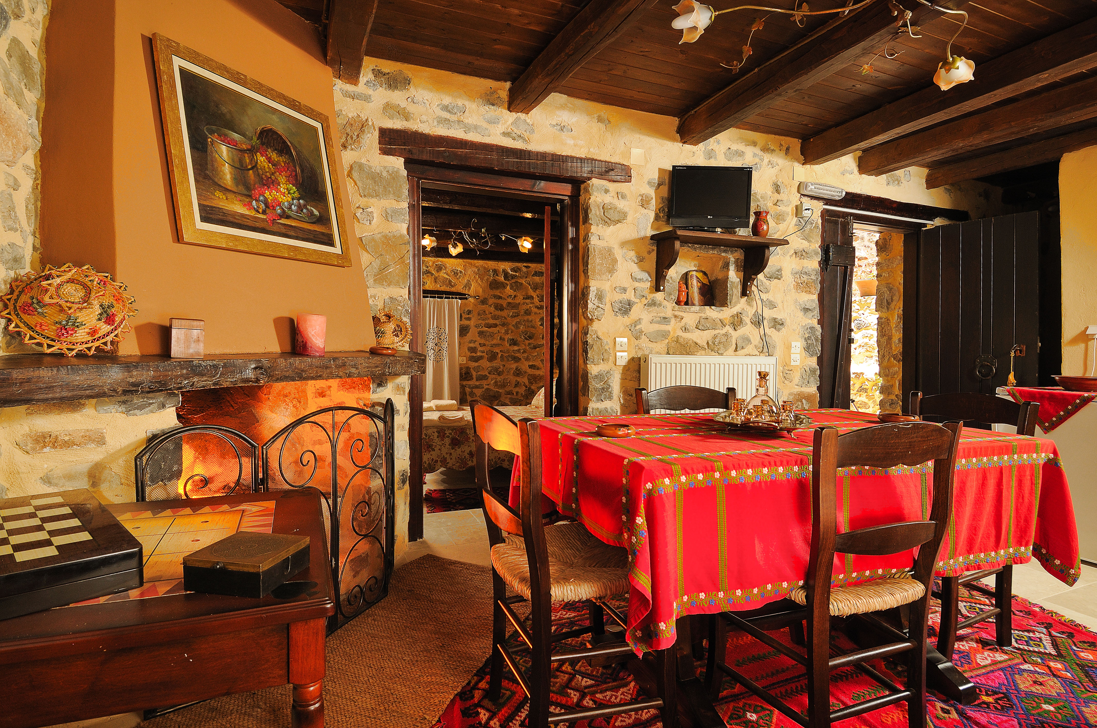 Maison de trois pièces avec deux chambres à coucher sur deux étages