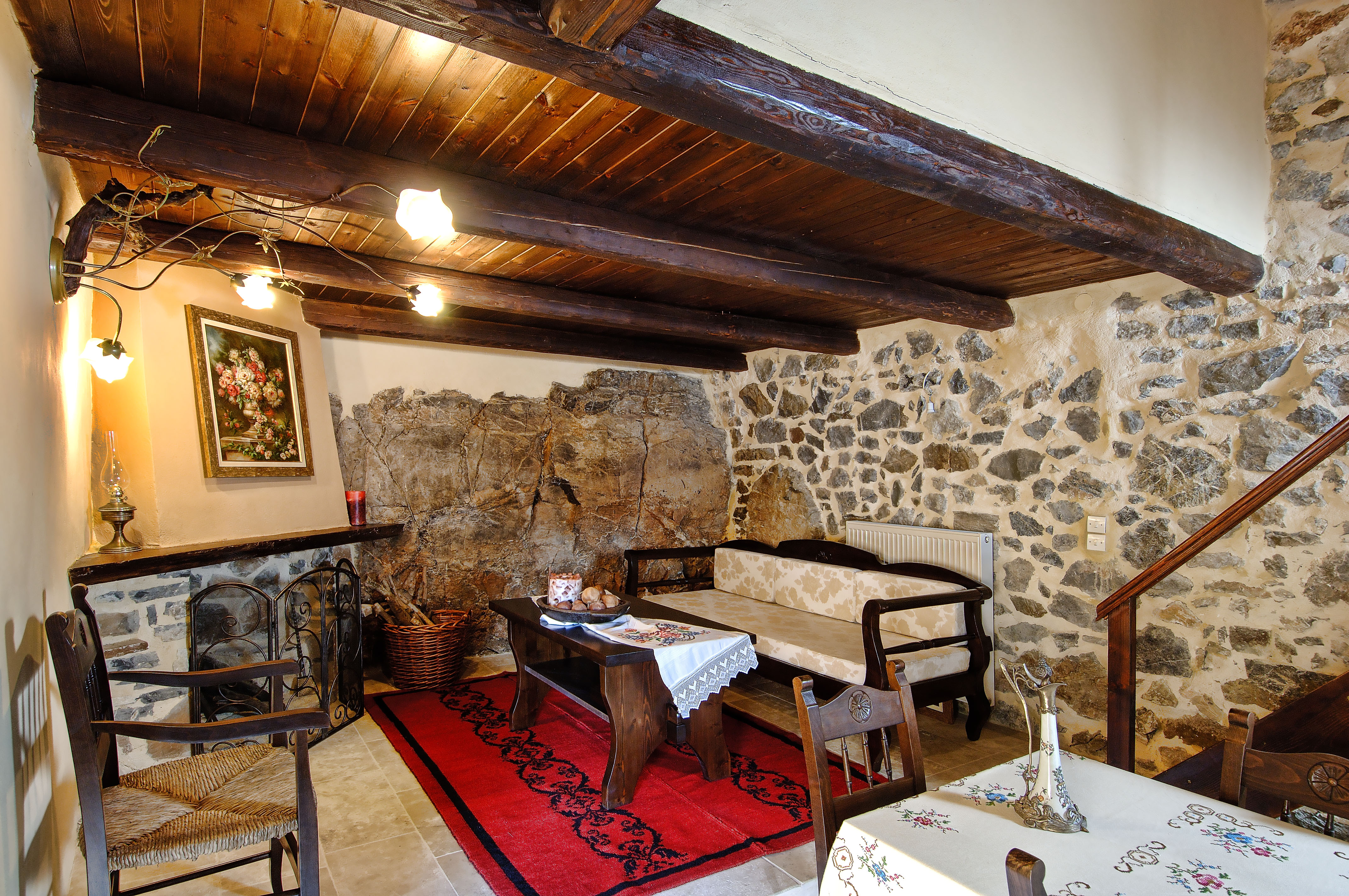 Maison de trois pièces avec deux chambres à coucher sur deux étages