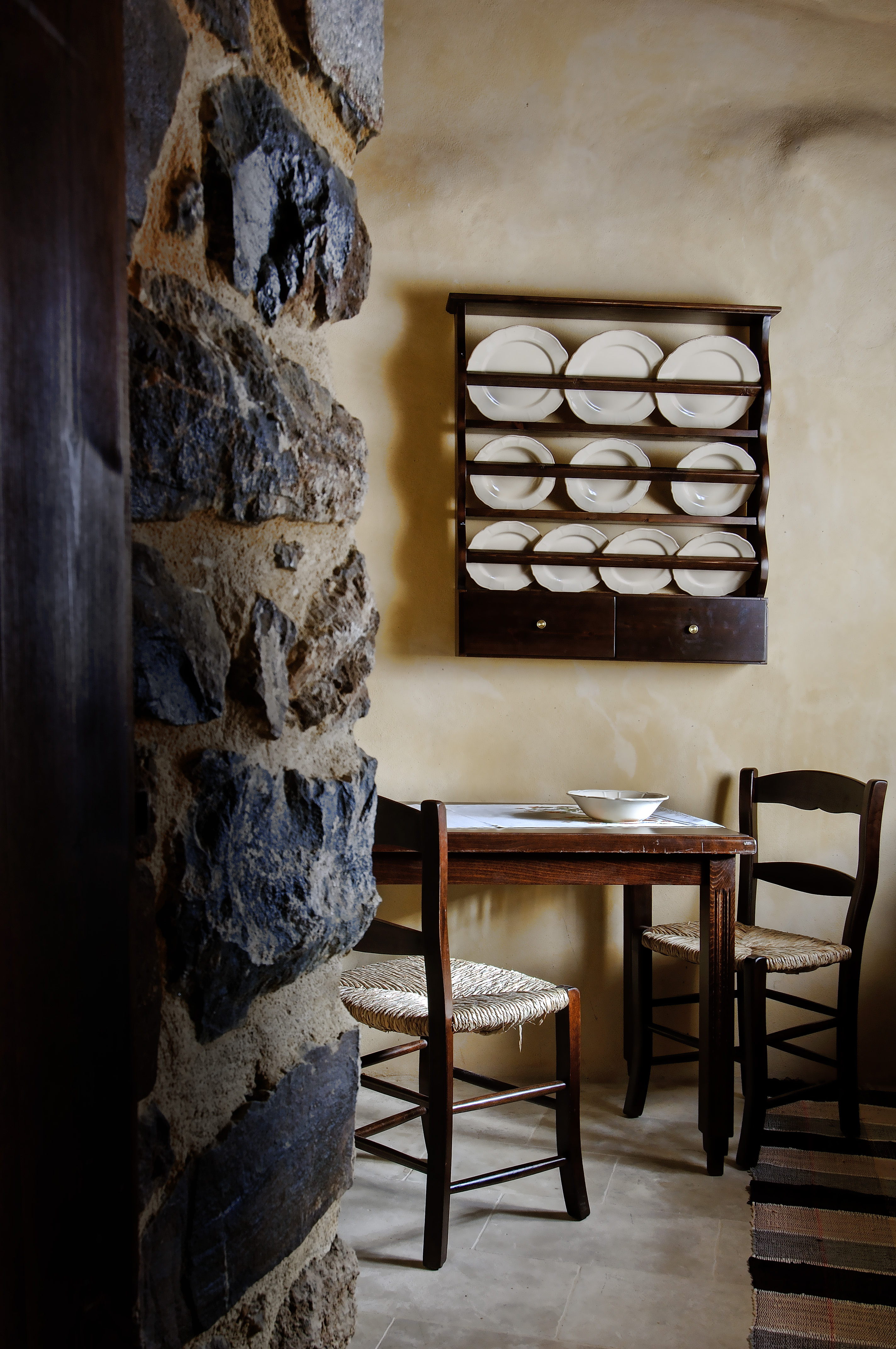 Maison de trois pièces avec deux chambres à coucher sur deux étages