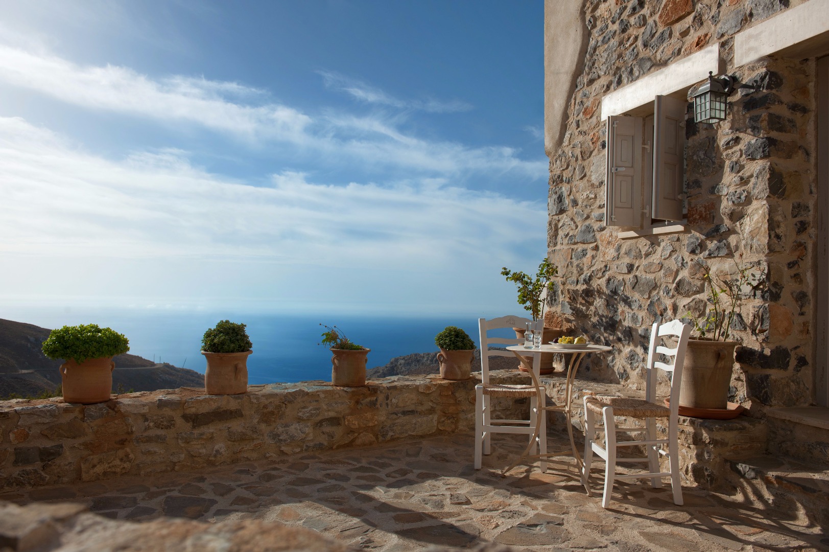 Maison de deux pièces avec une chambre à coucher