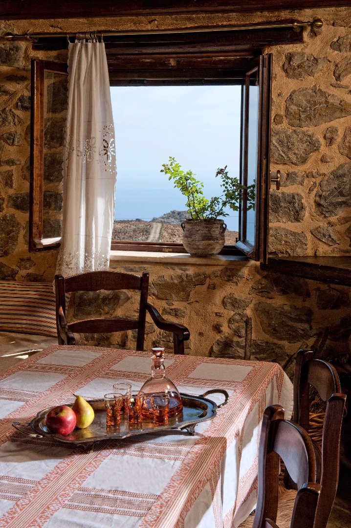 Maison de trois pièces avec deux chambres à coucher sur deux étages