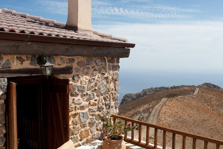 House in split levels with two bedrooms