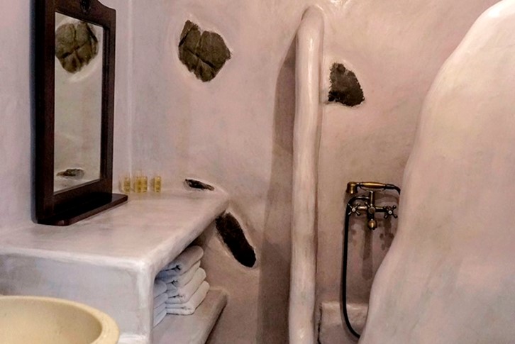 House in split levels with two bedrooms