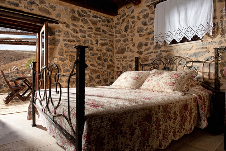 House in split levels with two bedrooms