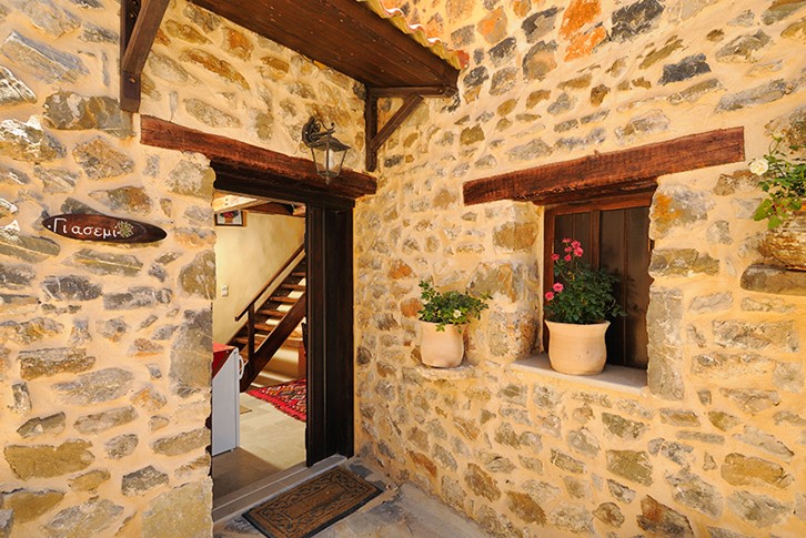 House in split levels with two bedrooms