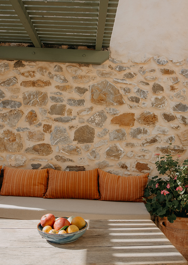 Maison de trois pièces avec deux chambres à coucher sur deux étages