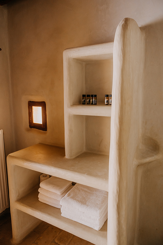 Maison de trois pièces avec deux chambres à coucher sur deux étages