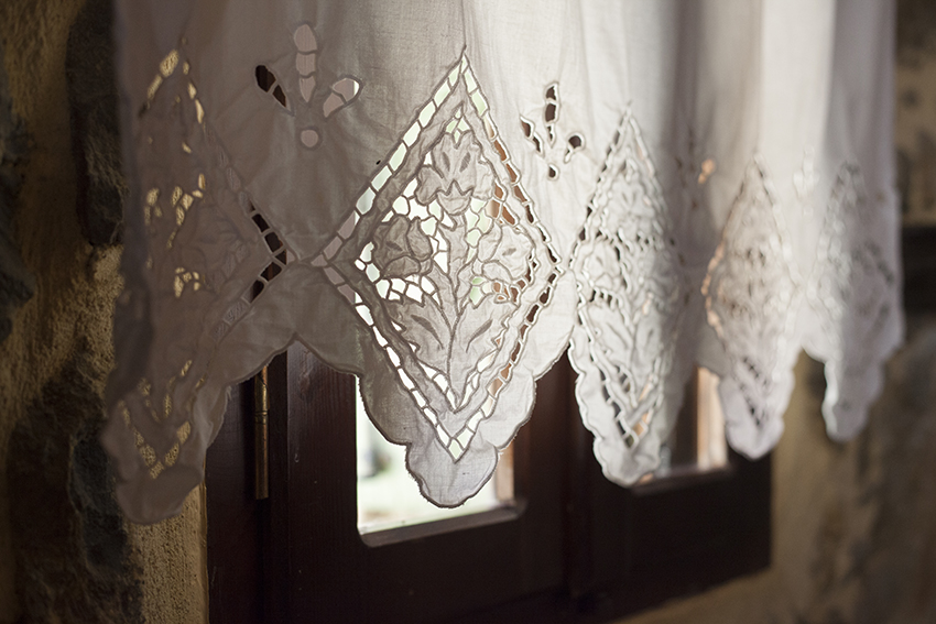 Maison de trois pièces avec deux chambres à coucher sur deux étages