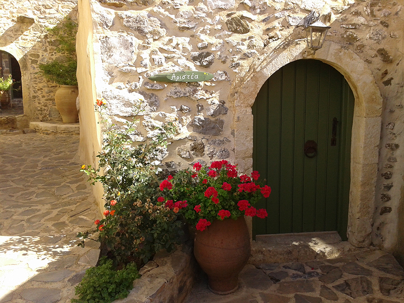 Maison de deux pièces avec une chambre à coucher