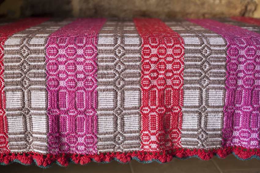 Maison de deux pièces avec une chambre à coucher